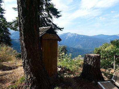 HST-2020-toilet7  High Sierra Camp-Bearpaw  w.jpg (473551 bytes)